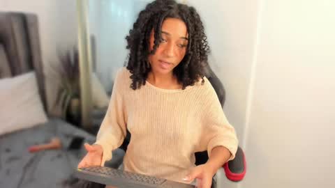 layla_clarke online show from 02/28/25, 09:47