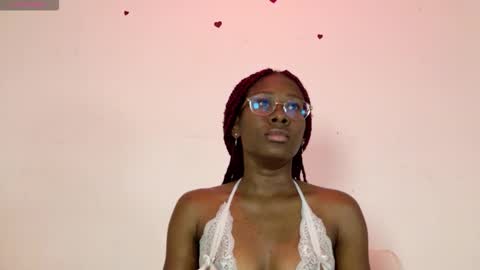 Snapshot of layla_collins_ chatting on 02/24/26, 12:25 layla online show from 02/24/26, 12:25