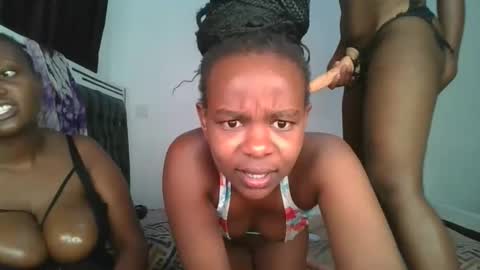 layla_cutiee online show from 02/25/26, 07:01