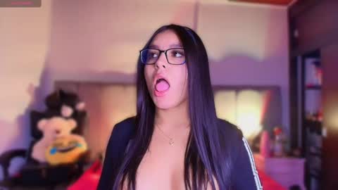 Layla online show from 02/20/25, 12:47