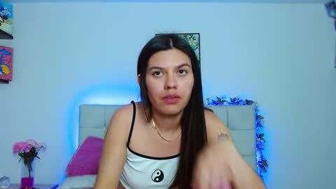 Snapshot of layla_roma chatting on 01/13/25, 05:55 Lia and Rachel online show from 01/13/25, 05:55