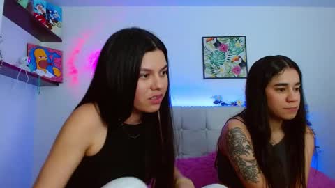 Snapshot of layla_roma chatting on 01/15/25, 01:56 Lia and Rachel online show from 01/15/25, 01:56