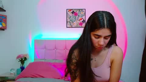 Snapshot of layla_roma chatting on 09/11/25, 02:33 Lia and Rachel online show from 09/11/25, 02:33