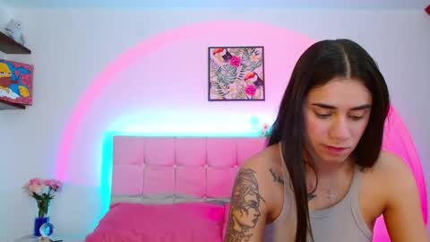 Snapshot of layla_roma chatting on 09/14/25, 02:00 Lia and Rachel online show from 09/14/25, 02:00