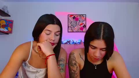 Snapshot of layla_roma chatting on 10/18/25, 01:41 Lia and Rachel online show from 10/18/25, 01:41