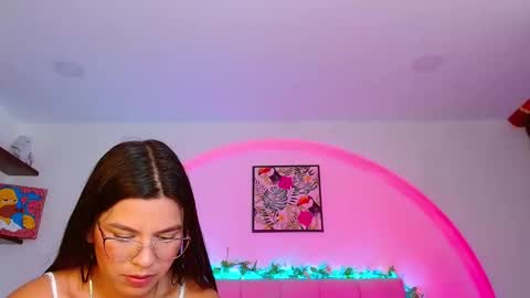 Snapshot of layla_roma chatting on 10/23/25, 11:24 Lia and Rachel online show from 10/23/25, 11:24