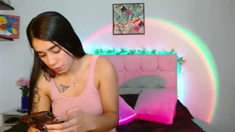 Snapshot of layla_roma chatting on 11/06/25, 12:33 Lia and Rachel online show from 11/06/25, 12:33