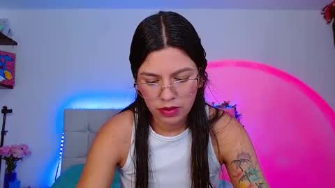 Snapshot of layla_roma chatting on 04/17/26, 02:03 Lia and Rachel online show from 04/17/26, 02:03
