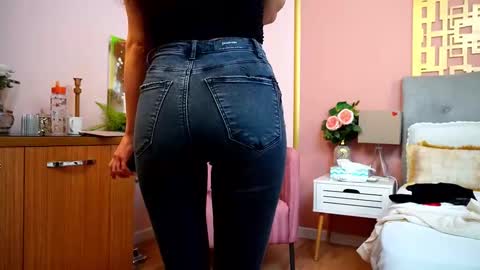 LaylaaDiamond online show from 10/22/25, 03:40