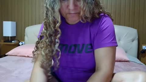 kelly online show from 01/31/25, 01:43