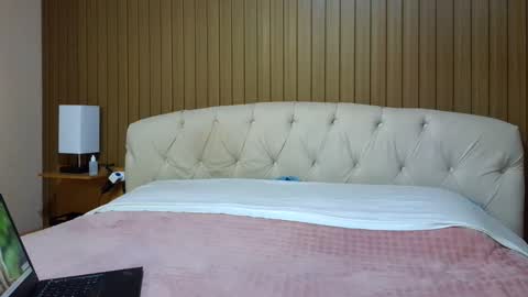 kelly online show from 02/18/25, 01:21