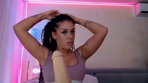 Snapshot of laylacruz chatting on 03/06/26, 06:43 laylacruz online show from 03/06/26, 06:43