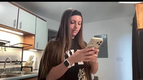 laylahlaylah1 online show from 11/20/25, 05:01