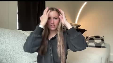 Snapshot of laylahlaylah1 chatting on 04/17/26, 01:58 laylahlaylah1 online show from 04/17/26, 01:58