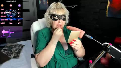 Snapshot of laylalaylamilf chatting on 10/28/25, 03:10 laylalaylamilf online show from 10/28/25, 03:10