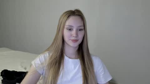 LaylaPretty001 online show from 12/06/24, 08:59