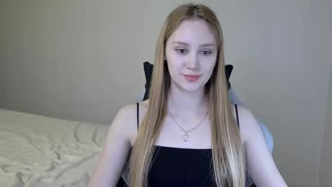 LaylaPretty001 online show from 03/11/25, 06:10