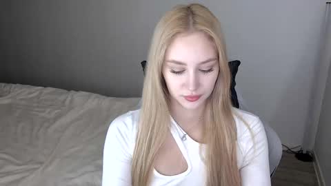 LaylaPretty001 online show from 01/19/26, 05:11