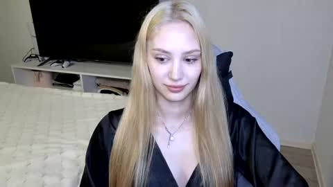 Snapshot of laylapretty001 chatting on 06/24/26, 04:22 LaylaPretty001 online show from 06/24/26, 04:22