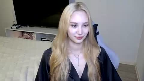 Snapshot of laylapretty001 chatting on 07/04/26, 05:02 LaylaPretty001 online show from 07/04/26, 05:02