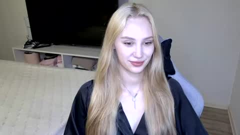 Snapshot of laylapretty001 chatting on 07/16/26, 04:18 LaylaPretty001 online show from 07/16/26, 04:18