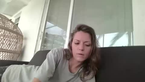 Snapshot of laylarainvip chatting on 12/05/25, 08:38 laylarainvip online show from 12/05/25, 08:38