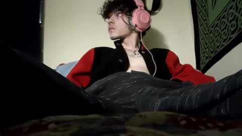 Snapshot of laymetorest420 chatting on 02/14/25, 07:49 Stitch online show from 02/14/25, 07:49