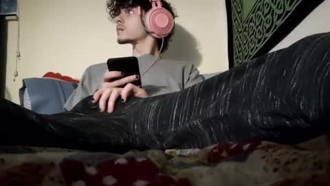 Snapshot of laymetorest420 chatting on 03/09/25, 04:05 Stitch online show from 03/09/25, 04:05