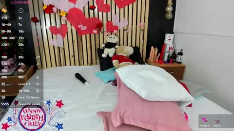 Snapshot of layqueen77 chatting on 02/15/25, 05:41 Layqueen online show from 02/15/25, 05:41