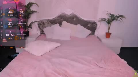 Snapshot of layriantavee chatting on 12/27/24, 10:01 layriantavee online show from 12/27/24, 10:01