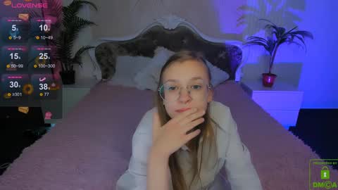 Snapshot of layriantavee chatting on 12/28/24, 09:42 layriantavee online show from 12/28/24, 09:42