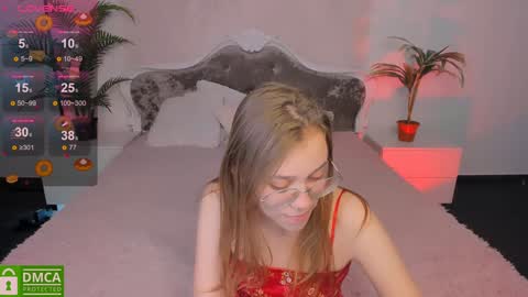 Snapshot of layriantavee chatting on 01/07/25, 10:32 layriantavee online show from 01/07/25, 10:32