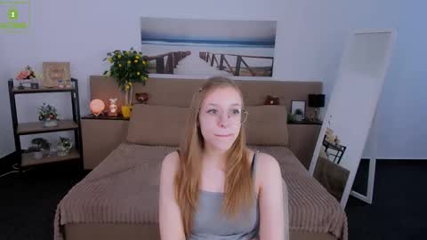 Snapshot of layriantavee chatting on 03/02/25, 06:59 layriantavee online show from 03/02/25, 06:59