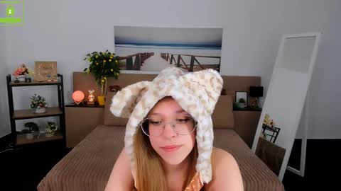 Snapshot of layriantavee chatting on 03/03/25, 01:20 layriantavee online show from 03/03/25, 01:20