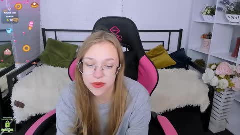 Snapshot of layriantavee chatting on 09/17/25, 06:04 layriantavee online show from 09/17/25, 06:04