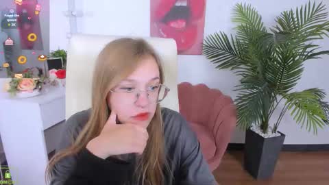 Snapshot of layriantavee chatting on 09/20/25, 06:14 layriantavee online show from 09/20/25, 06:14