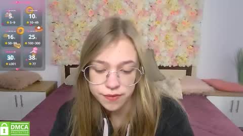 Snapshot of layriantavee chatting on 10/05/25, 06:12 layriantavee online show from 10/05/25, 06:12