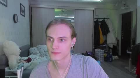 Snapshot of lazaret1k chatting on 03/08/26, 09:29 Vladi online show from 03/08/26, 09:29
