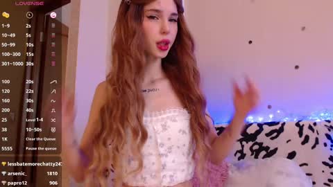 Snapshot of lazyalisa chatting on 02/18/25, 01:44 Alisa online show from 02/18/25, 01:44