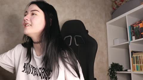 Snapshot of lazynut chatting on 01/12/25, 05:13 Lisa online show from 01/12/25, 05:13