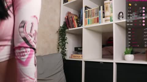 Snapshot of lazynut chatting on 09/17/25, 03:52 Lisa online show from 09/17/25, 03:52