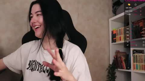 Snapshot of lazynut chatting on 09/25/25, 04:05 Lisa online show from 09/25/25, 04:05