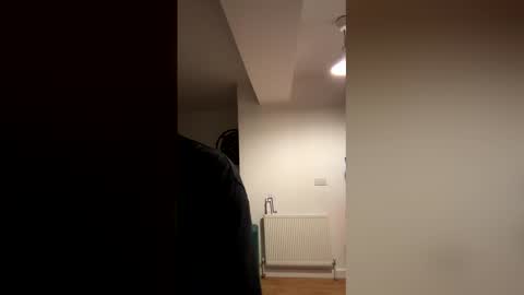 Snapshot of ldnboy94 chatting on 12/14/25, 03:45 ldnboy94 online show from 12/14/25, 03:45