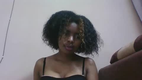 lea96546 online show from 11/14/25, 06:34