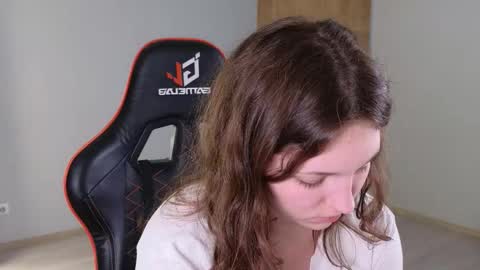 Snapshot of lea_belle_ chatting on 03/15/26, 05:41 Lea online show from 03/15/26, 05:41