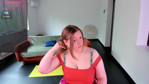 Snapshot of lea_buns chatting on 05/07/26, 08:42 Lea online show from 05/07/26, 08:42