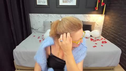 Lea online show from 02/15/25, 08:33