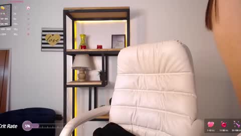 Snapshot of lea_velle chatting on 02/14/25, 08:21 Lea Velle online show from 02/14/25, 08:21