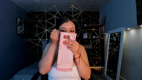 Snapshot of lea_velle chatting on 10/18/25, 04:37 Lea Velle online show from 10/18/25, 04:37