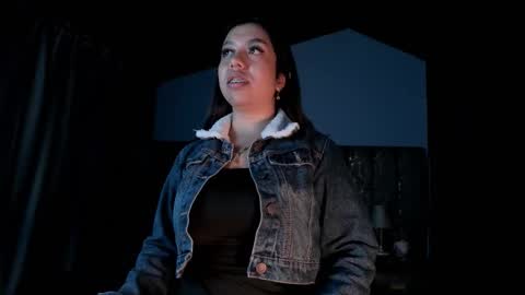 Snapshot of lea_velle chatting on 01/05/26, 05:27 Lea Velle online show from 01/05/26, 05:27